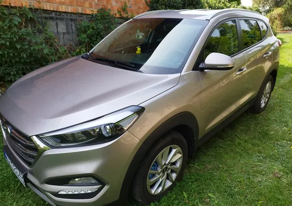 hyundai Hyundai Tucson cena 58500 przebieg: 198400, rok produkcji 2016 z Piaski